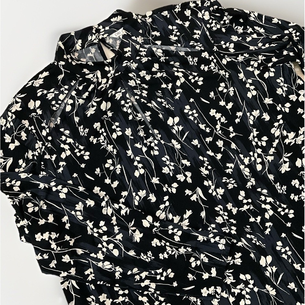 Womens Cato Blouse Size 18/20 W Floral Black Off white Floral Keyhole Slit Neck